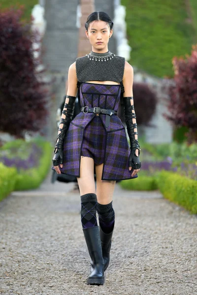 Look 8